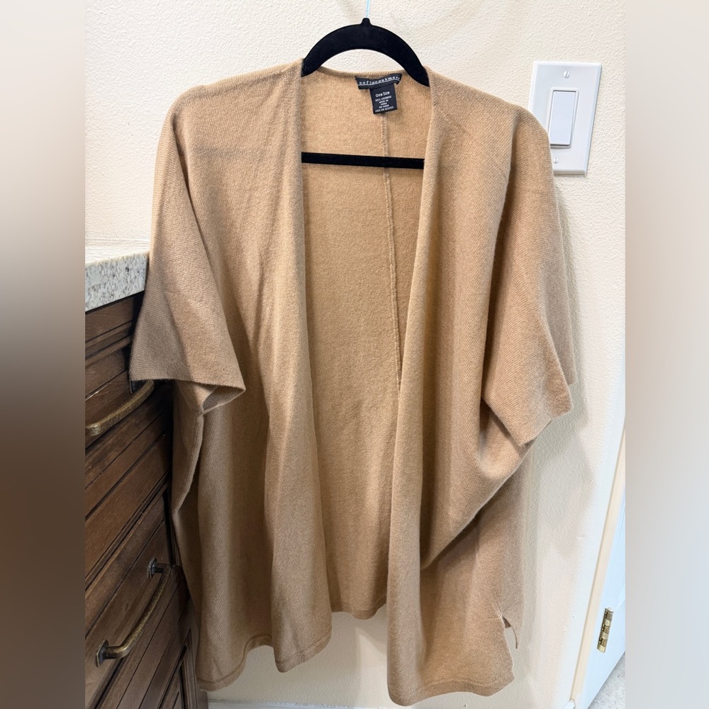 NWOT. Sofiacashmere Open Front Camel Knit Cardigan / cape. One size.